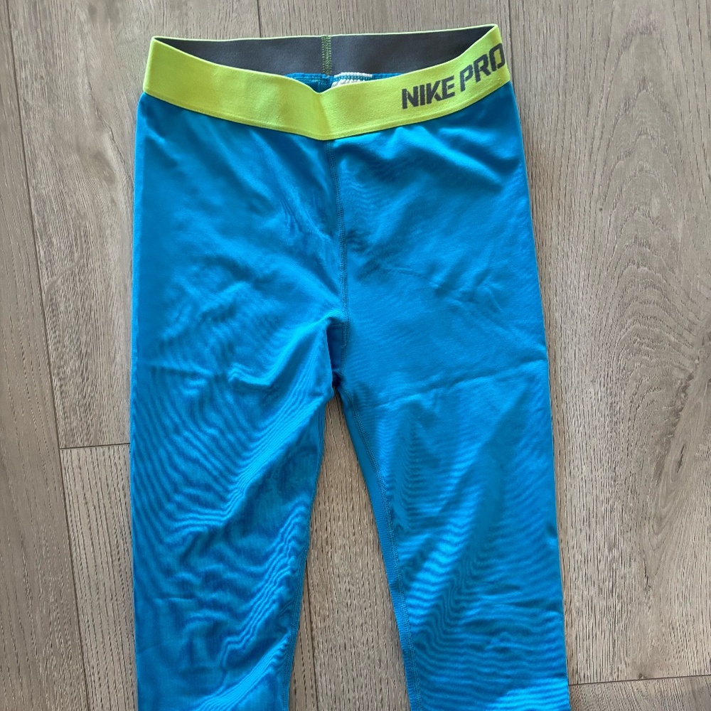 Nike Pro Capri - image 1